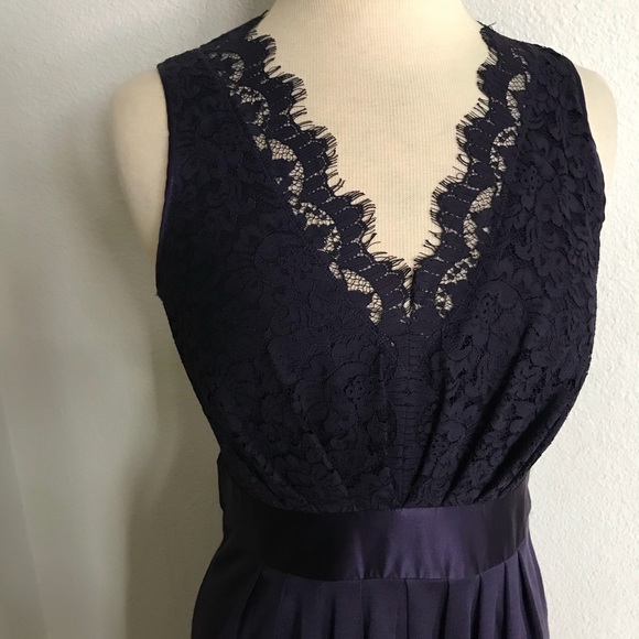 Banana Republic lace dress - Picture 2 of 4